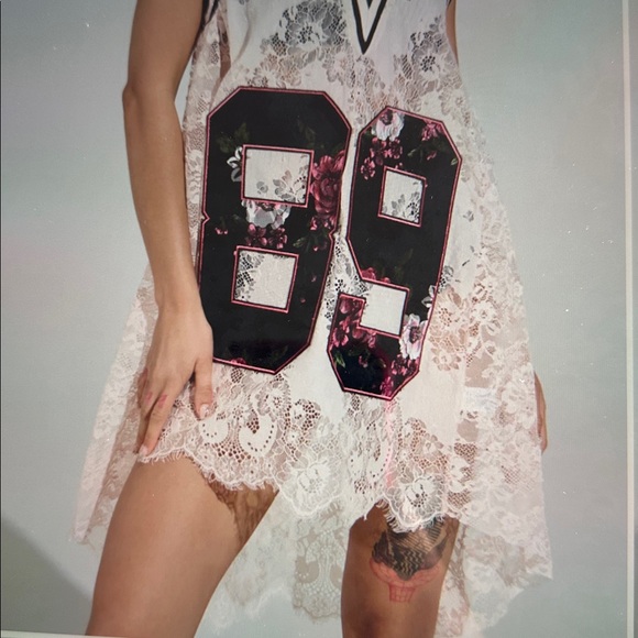 Akira on the sidelines lace jersey mini dress in pink - Picture 8 of 9